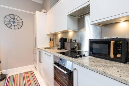 Central, Stunning 2 Bed Apartment With Parking! Cambridge  Dış mekan fotoğraf