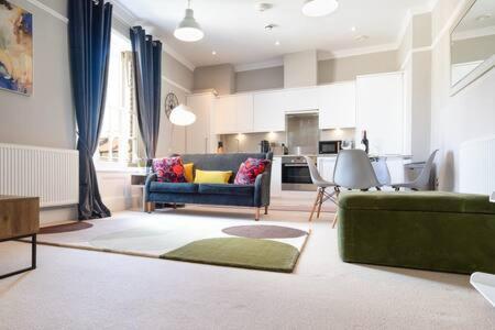 Central, Stunning 2 Bed Apartment With Parking! Cambridge  Dış mekan fotoğraf